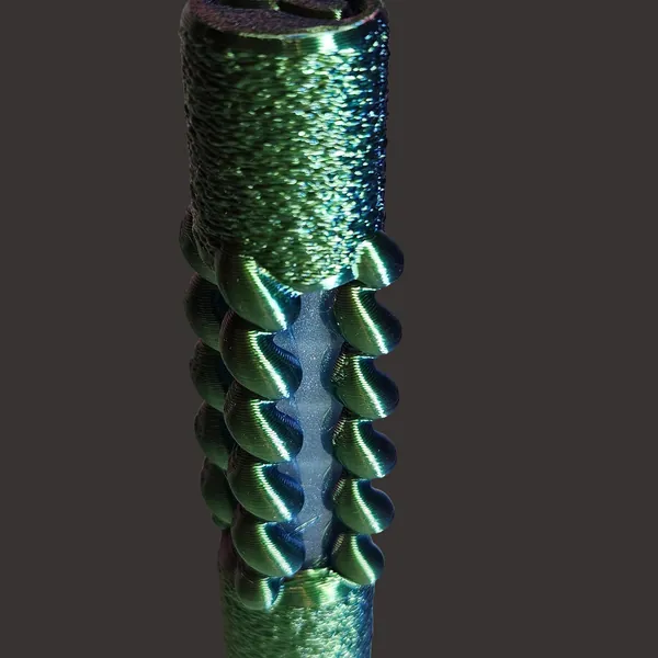 Grün schimmernde Helix-Säule